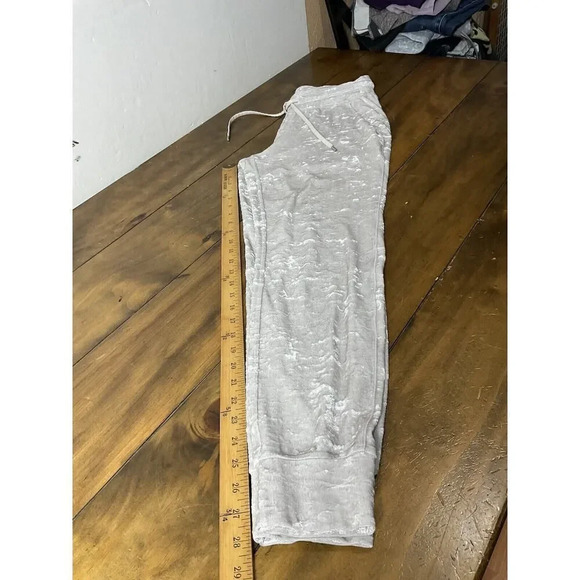 Lululemon Ready To Crush Crushed Velvet Velour Joggers Size 6 Chrome - Picture 11 of 11